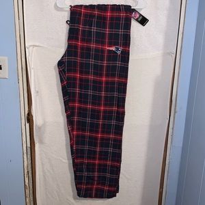 NFL Patriots Plaid Pajamas. Size Large. NWT.